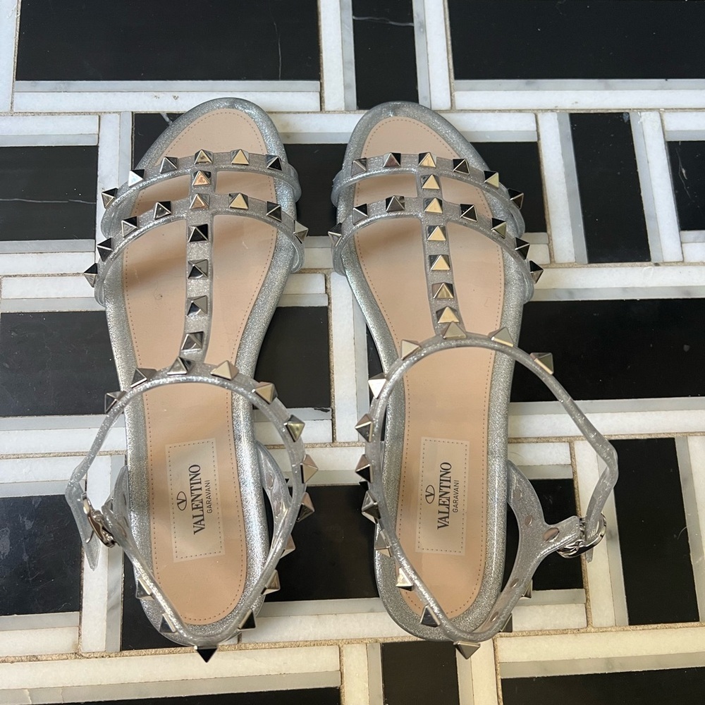 Garavani Glitter Rockstud Gladiator Sandals In Silver